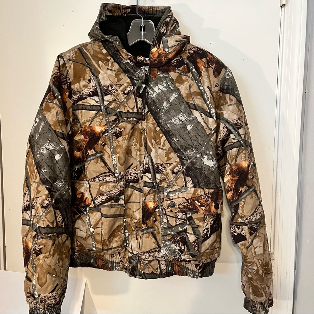 Outfitters Ridge  3-D camo jacket, boys extra large 16/18